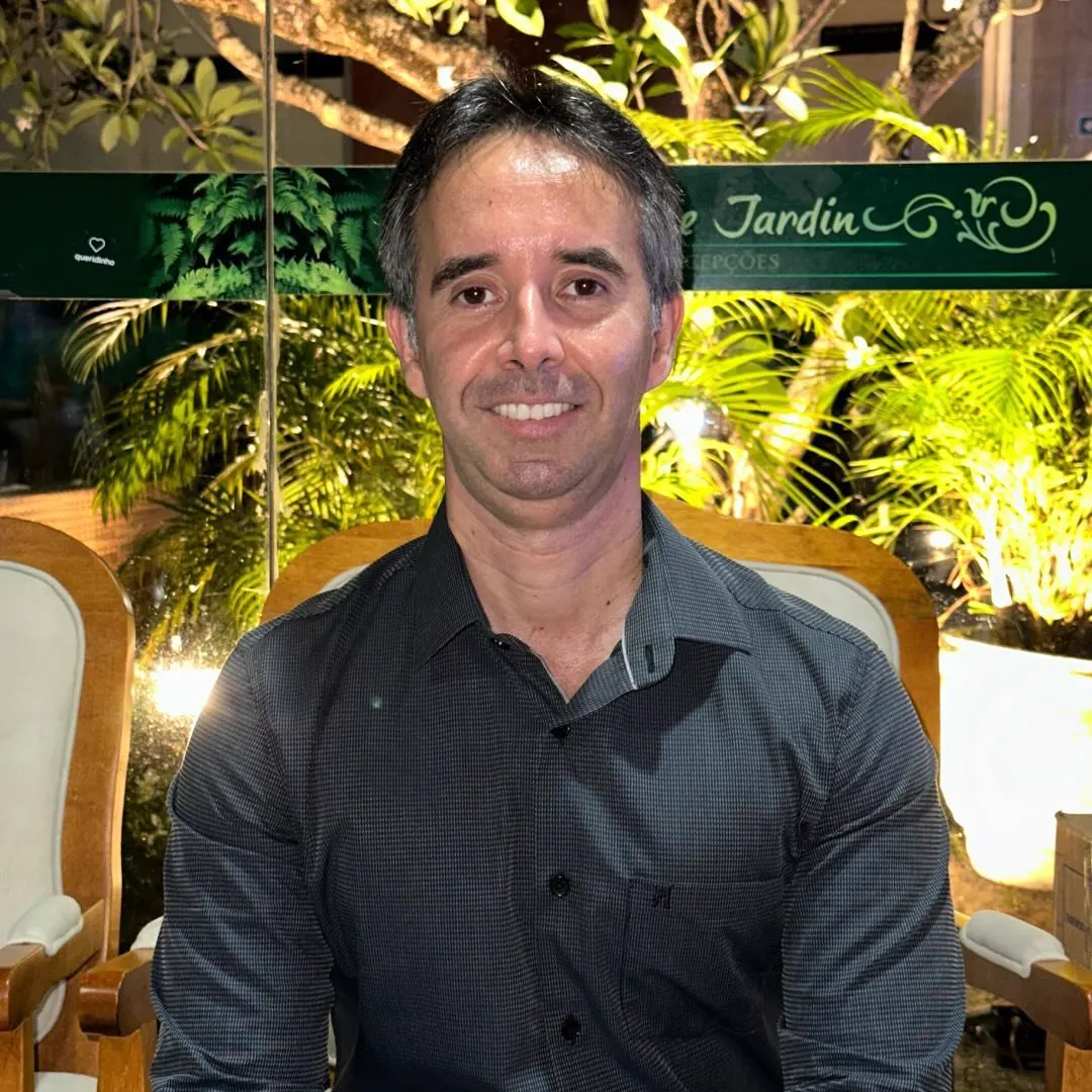Alexsandro Medeiros, corretor de imóveis credenciado sob o Creci 6469